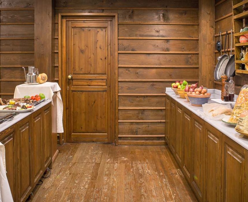 Country Club Hotel & Suites, Restaurant