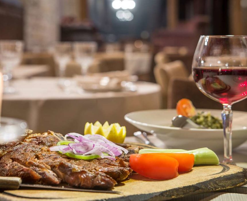 Country Club Hotel & Suites, Restaurant