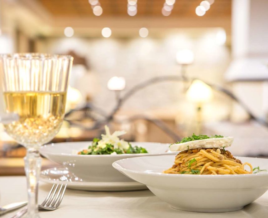 Country Club Hotel & Suites, Restaurant