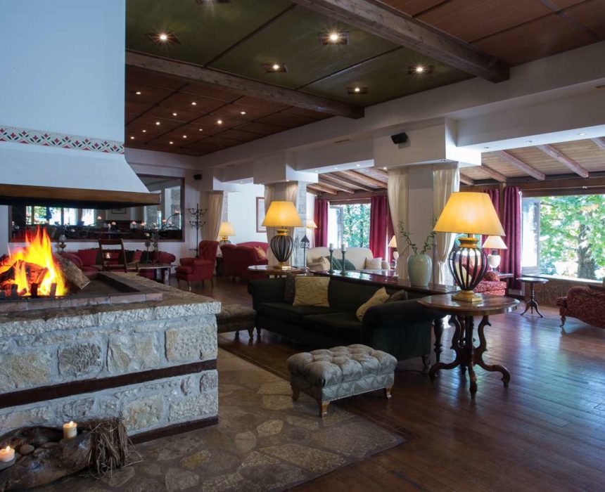 Country Club Hotel & Suites, Bar - Lounge Café