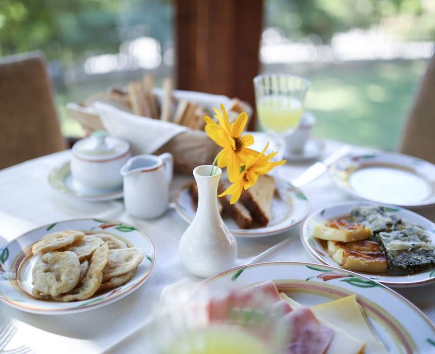 Country Club Hotel & Suites, Restaurant