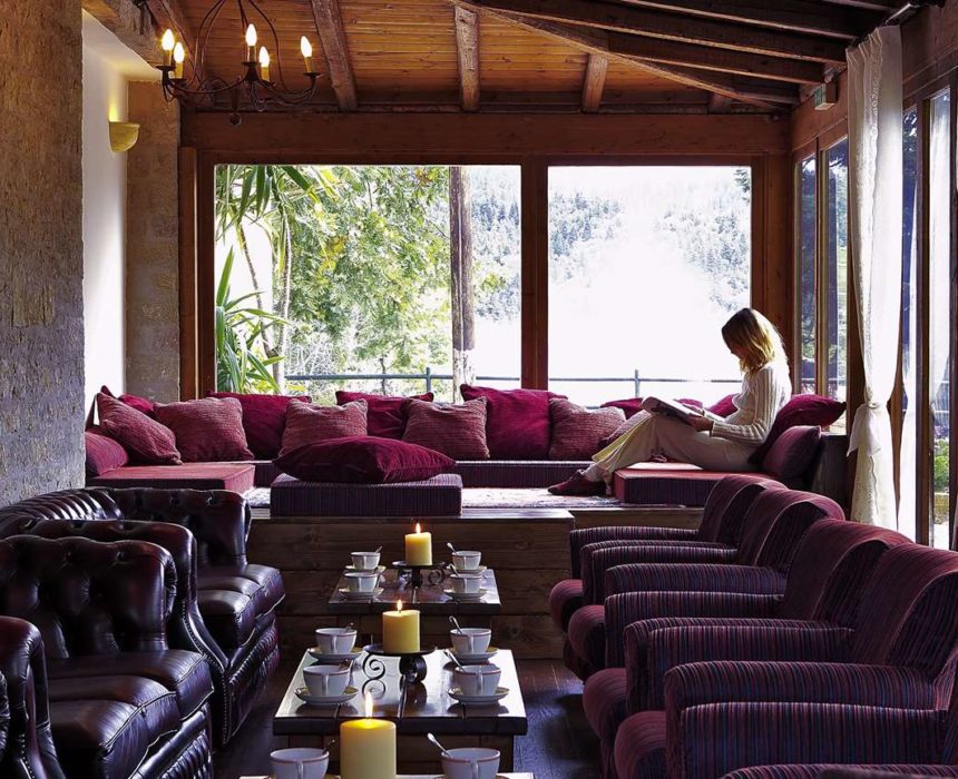 Country Club Hotel & Suites, Bar - Lounge Café