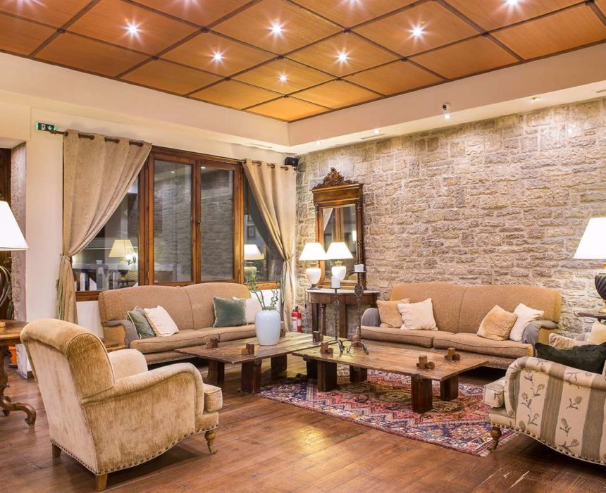 Country Club Hotel & Suites, Bar - Lounge Café