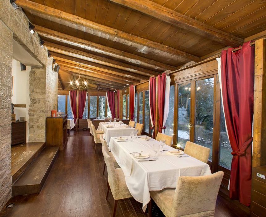 Country Club Hotel & Suites, Restaurant