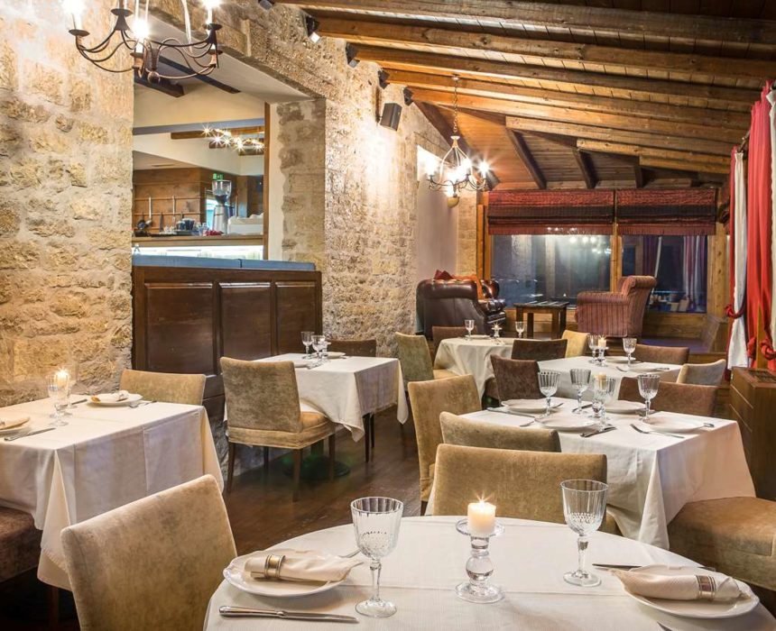 Country Club Hotel & Suites, Restaurant