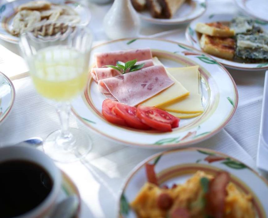 Country Club Hotel & Suites, Restaurant