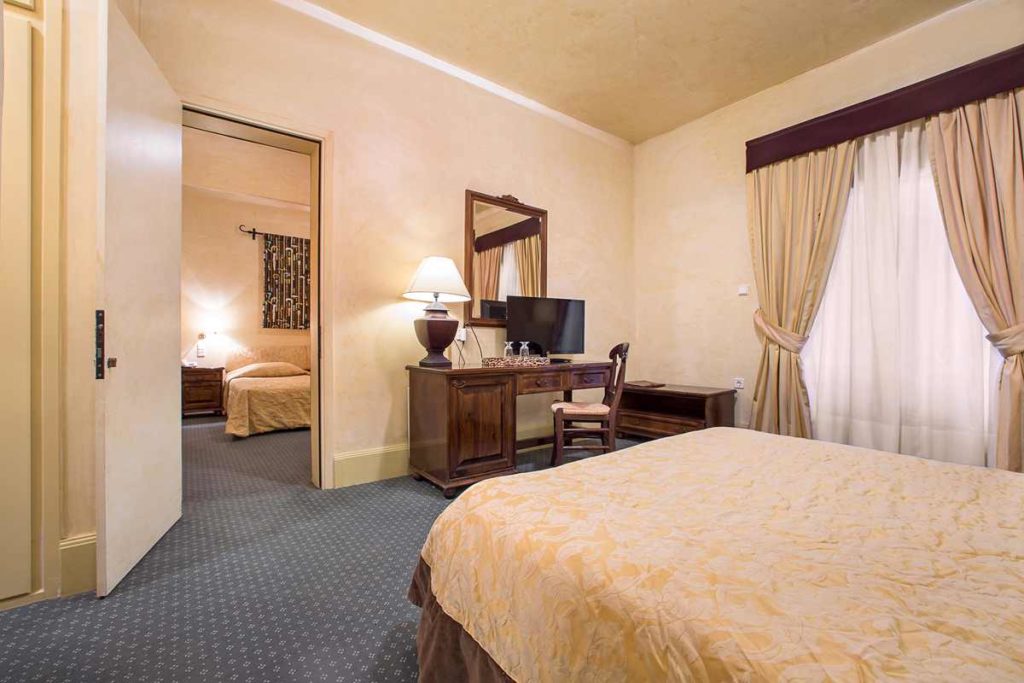 Country Club Hotel and Suites, Δίχωρο Τετράκλινο