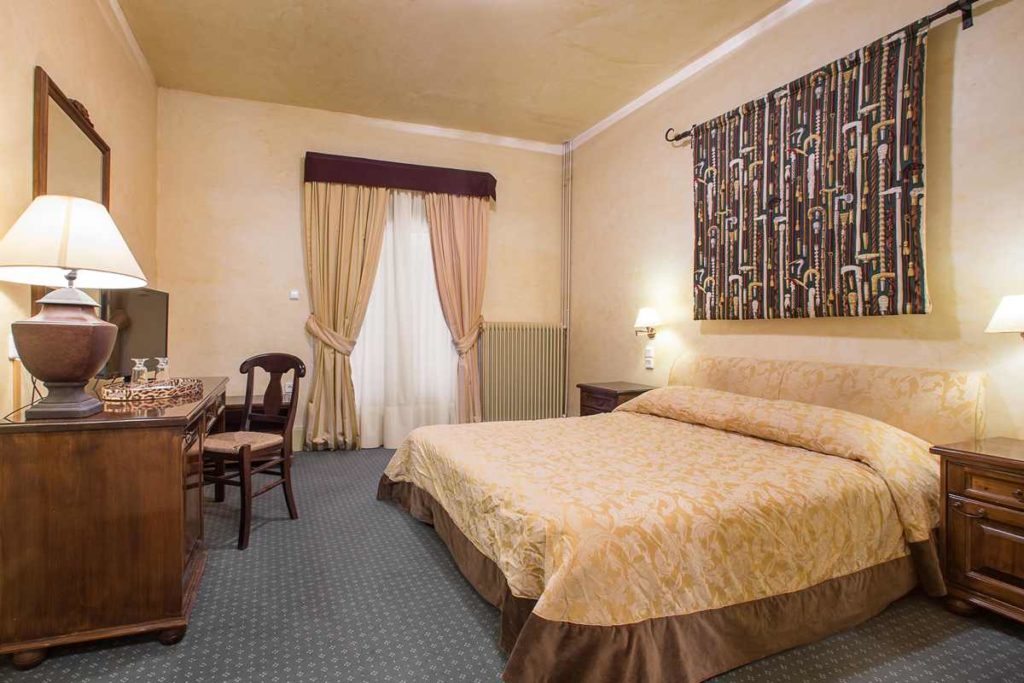 Country Club Hotel and Suites, Δίκλινο Δωμάτιο