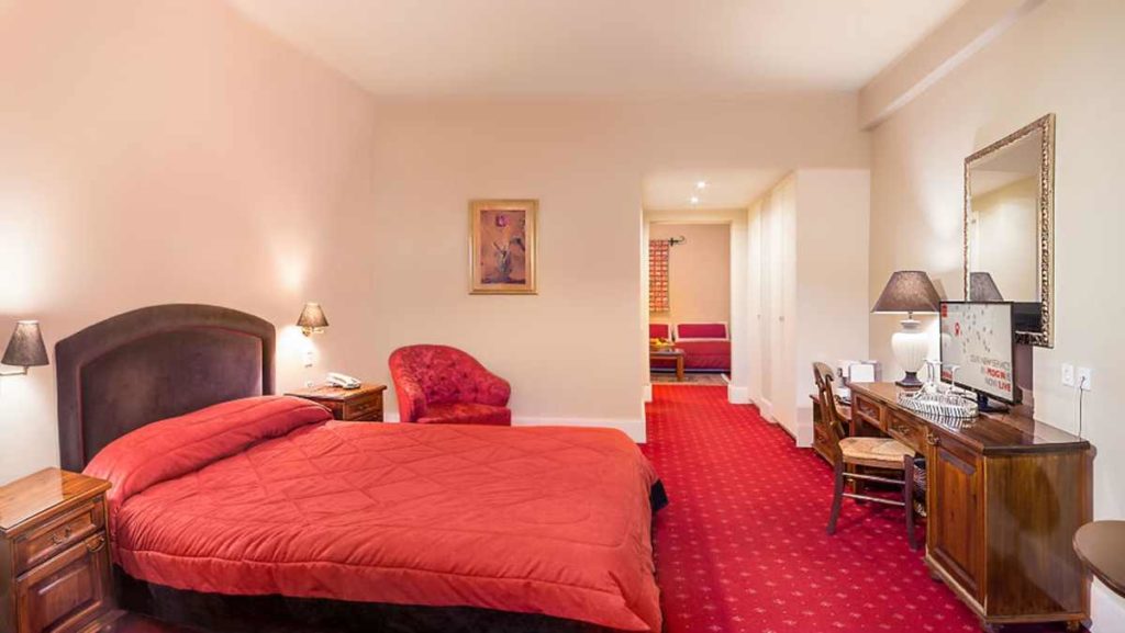 Country Club Hotel and Suites, Grand Σουίτα