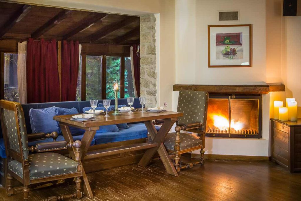 Country Club Hotel and Suites, Εστιατόριο