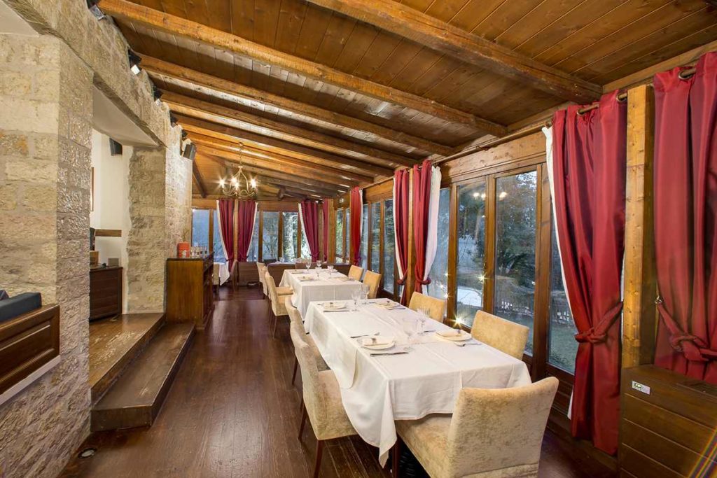 Country Club Hotel and Suites, Εστιατόριο