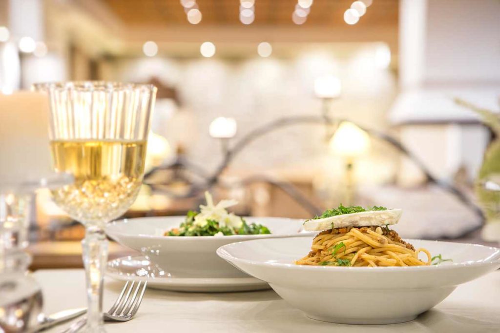 Country Club Hotel and Suites, Εστιατόριο