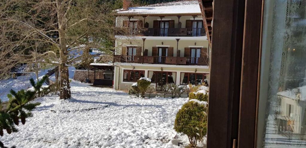 Across Hotels & Resorts -Country Club Hotel & Suites - Mikro Chorio-Karpenisi - Winter
