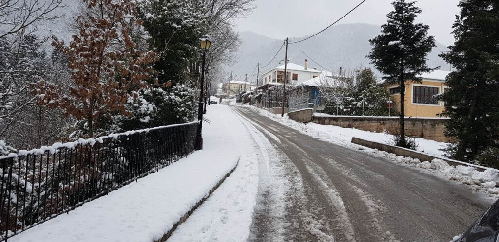 Across Hotels & Resorts -Country Club Hotel & Suites - Mikro Chorio-Karpenisi - Winter