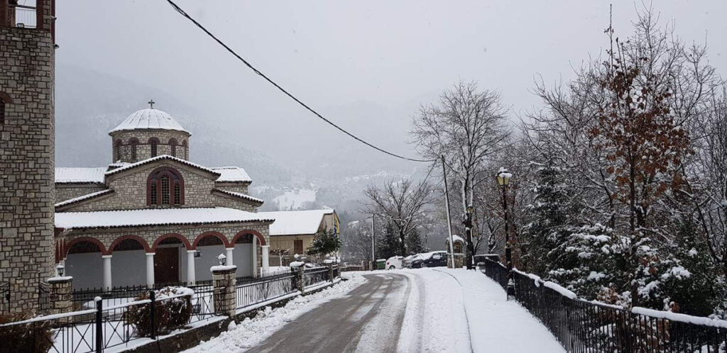 Across Hotels & Resorts -Country Club Hotel & Suites - Mikro Chorio-Karpenisi - Winter