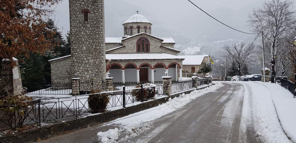 Across Hotels & Resorts -Country Club Hotel & Suites - Mikro Chorio-Karpenisi - Winter