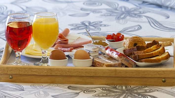 Lavish breakfast Lavish breakfast