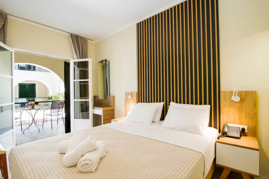 DOUBLE STANDARD GROUND III