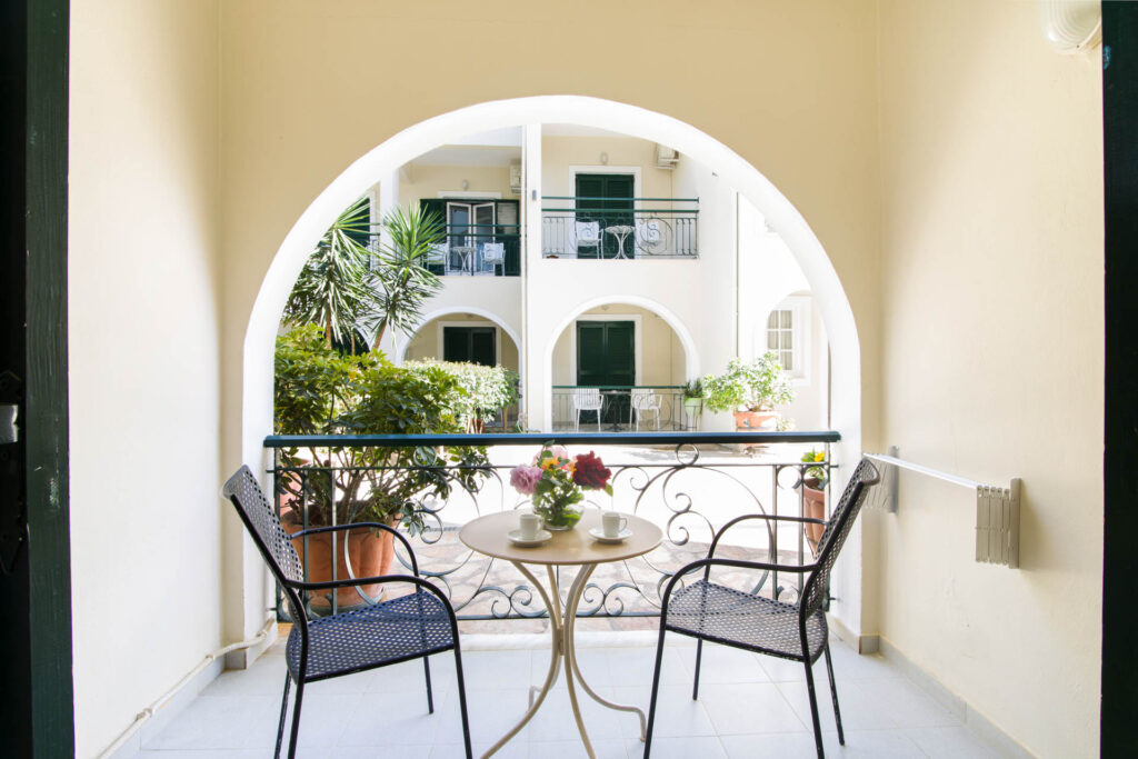 DOUBLE STANDARD BALCONY